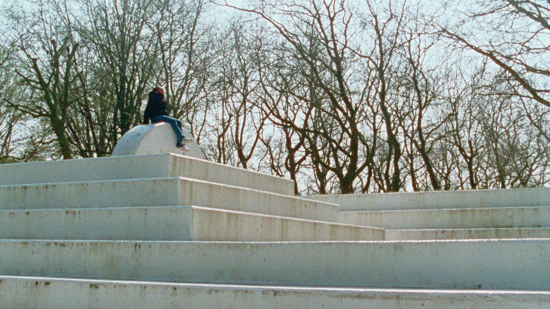 Film still 2 from Voor Aya, a 2022 documentary shot by cinematographer Yannick Giraud