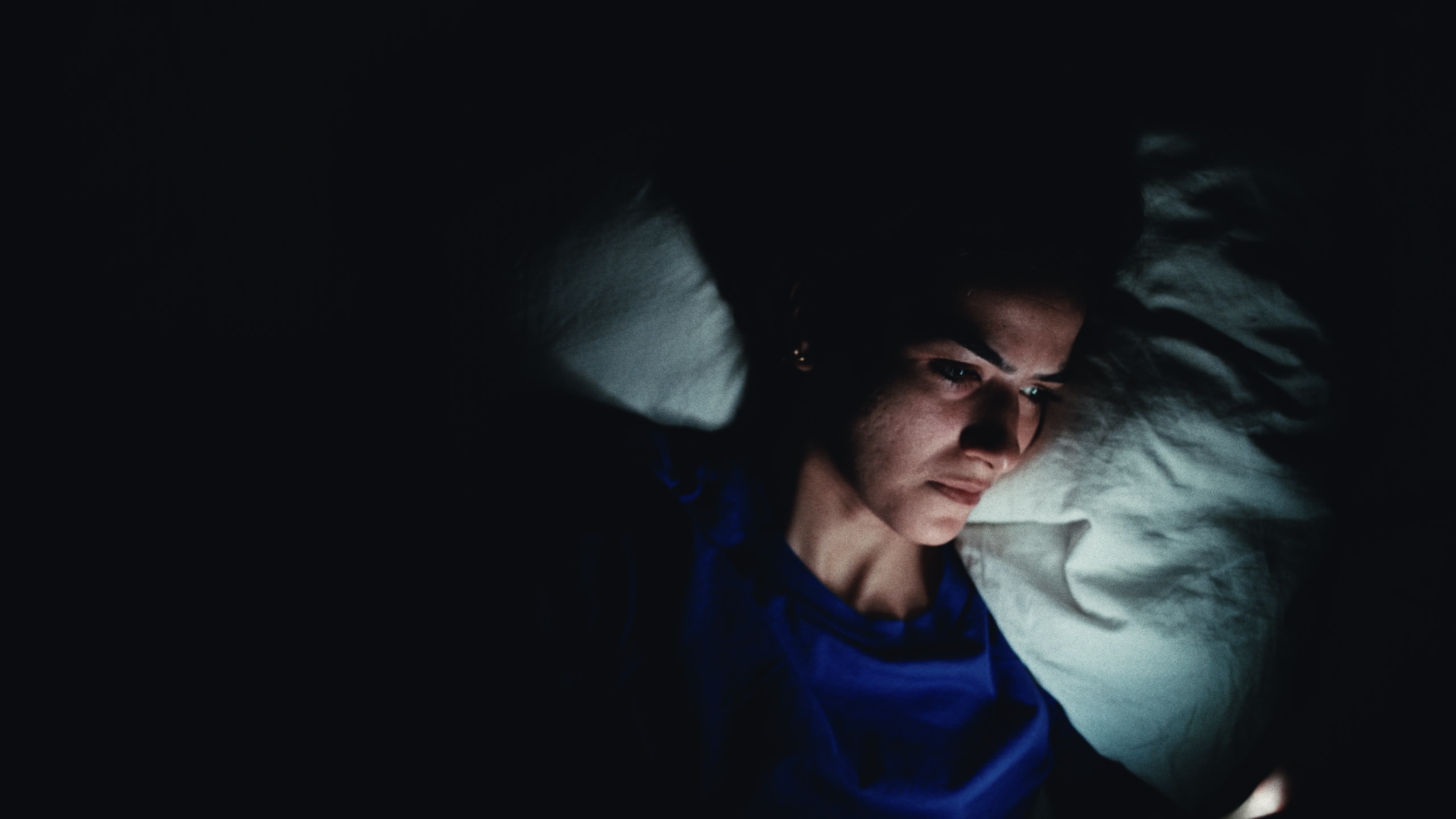 Film still 9 from Wat We Niet Zien, a 2026 short film shot by cinematographer Yannick Giraud