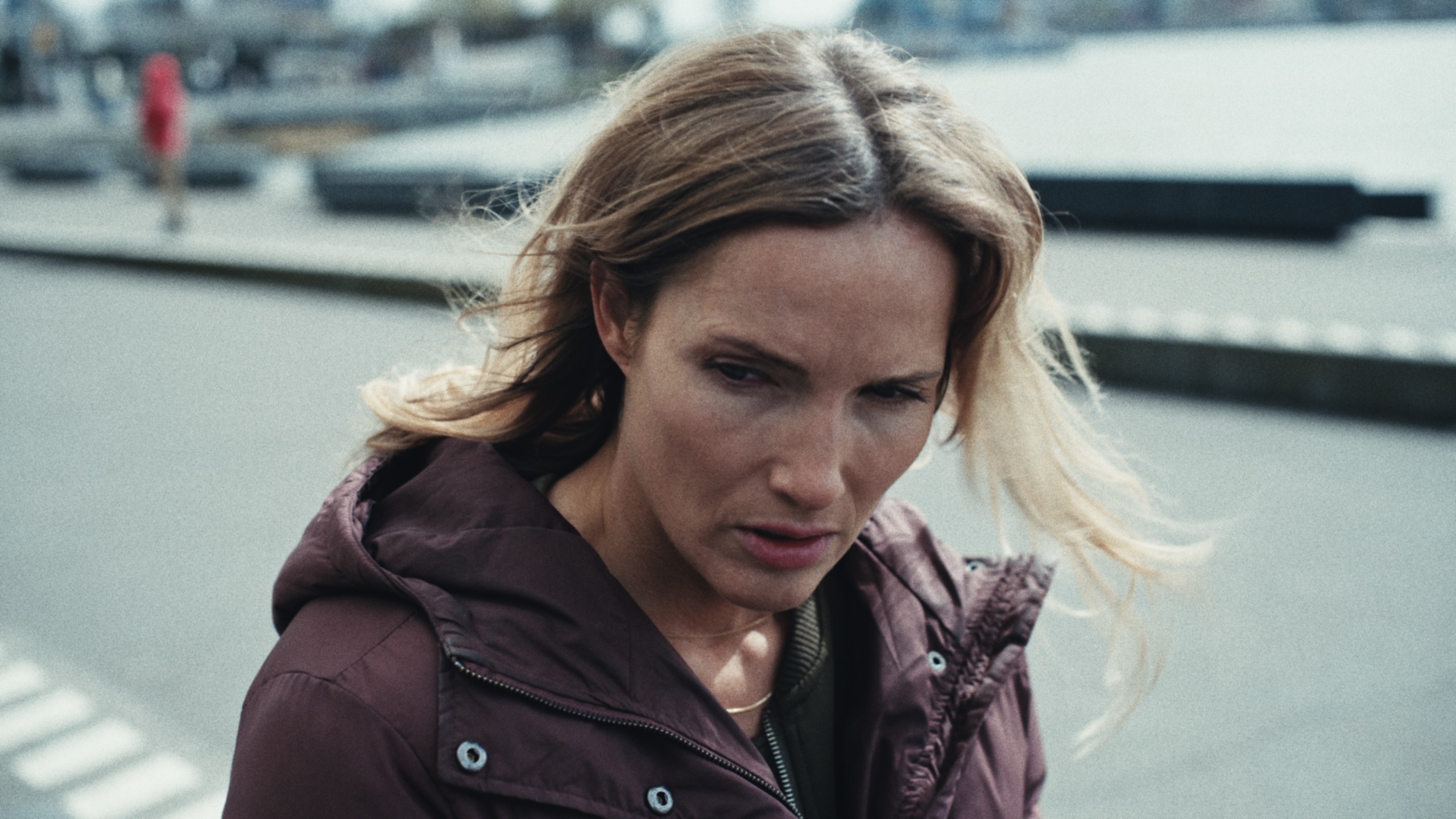 Film still 10 from Wat We Niet Zien, a 2026 short film shot by cinematographer Yannick Giraud