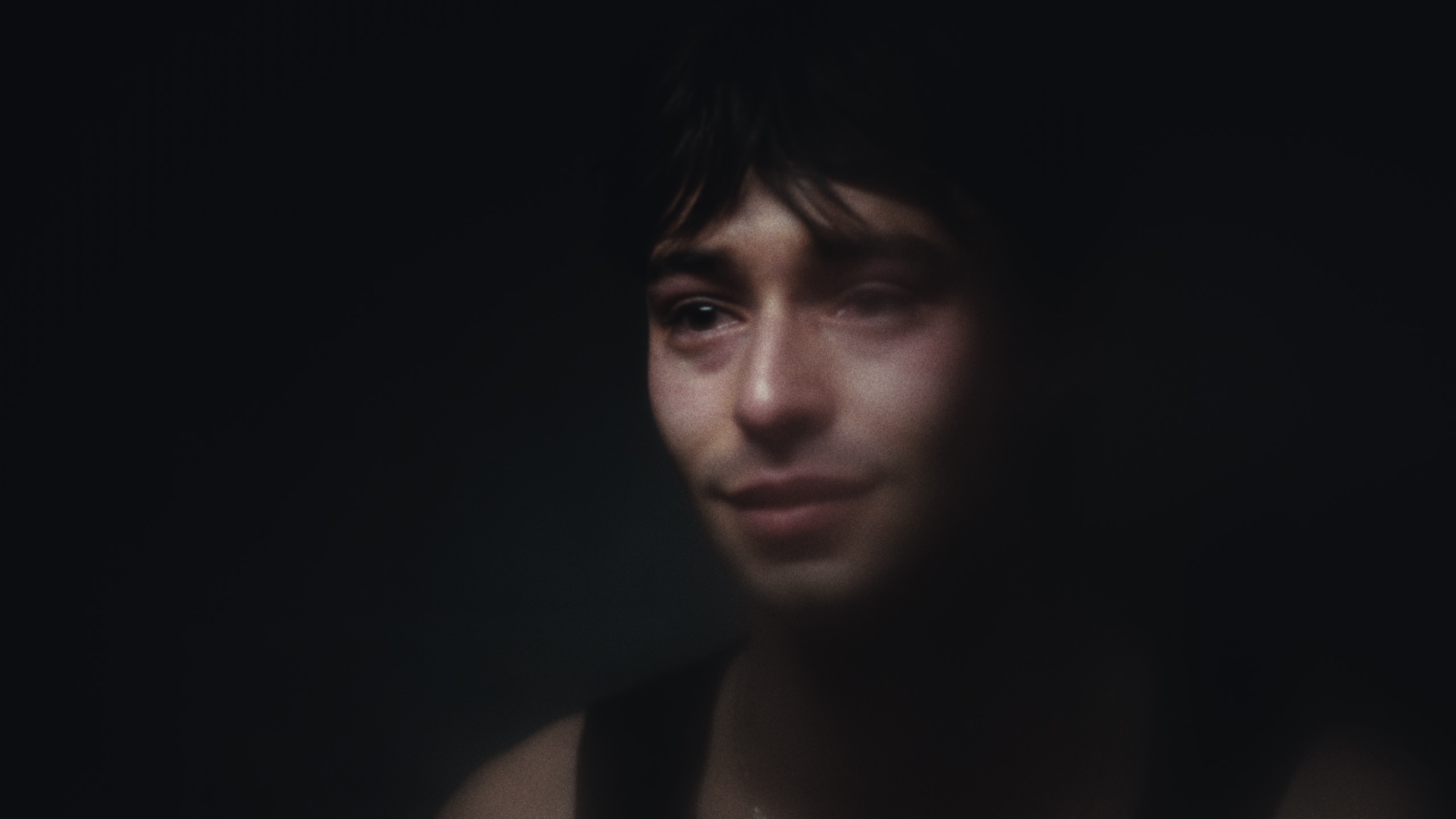 Film still 13 from Wat We Niet Zien, a 2026 short film shot by cinematographer Yannick Giraud