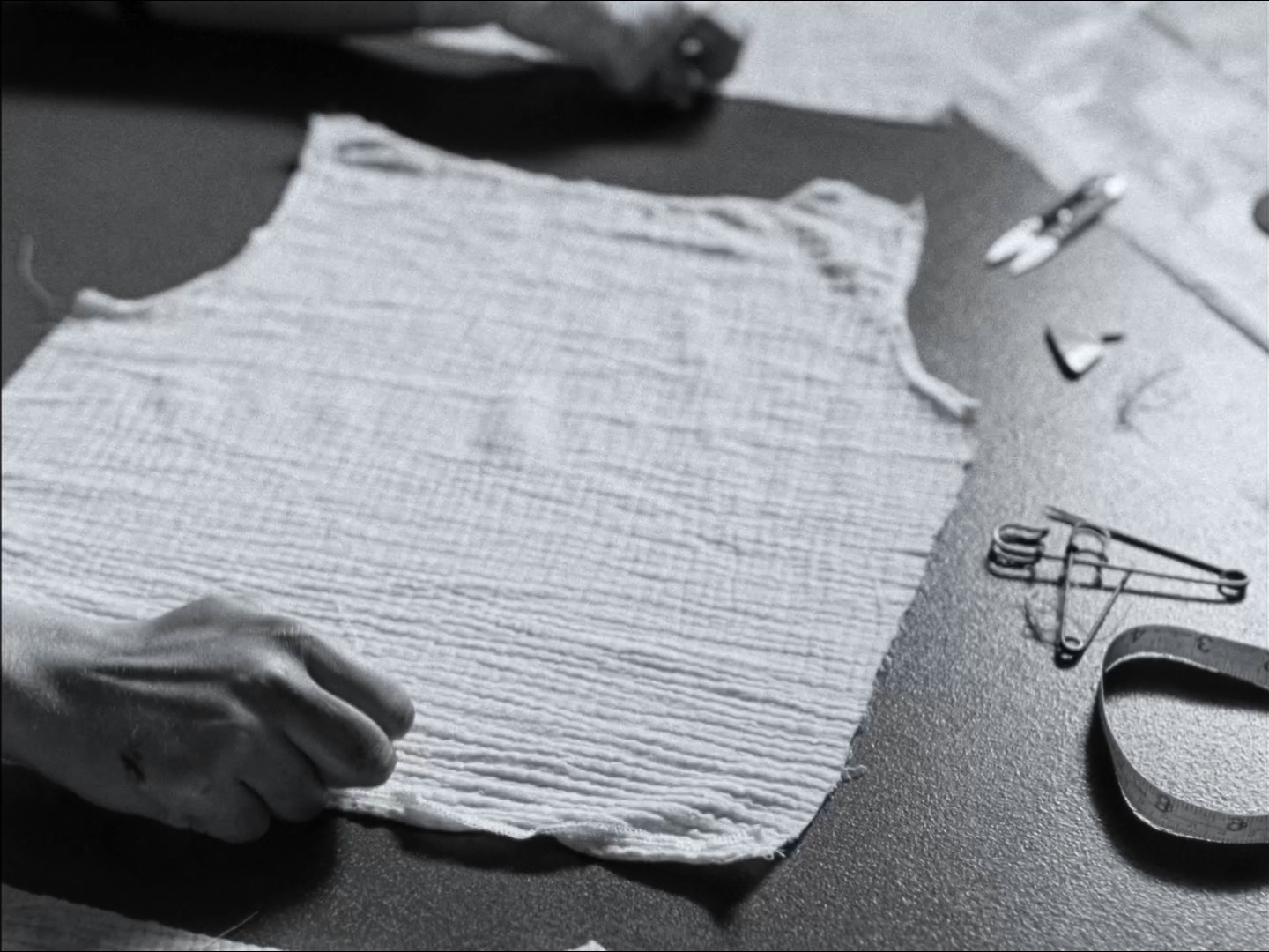 Still 2 from the Weet wat je draagt commercial (2024), shot by cinematographer Yannick Giraud