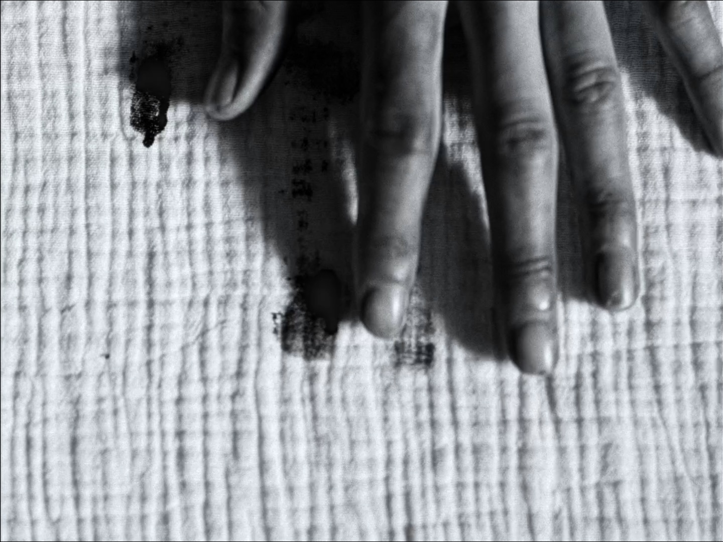 Still 4 from the Weet wat je draagt commercial (2024), shot by cinematographer Yannick Giraud