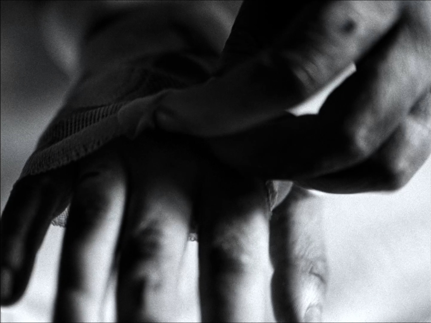 Still 5 from the Weet wat je draagt commercial (2024), shot by cinematographer Yannick Giraud