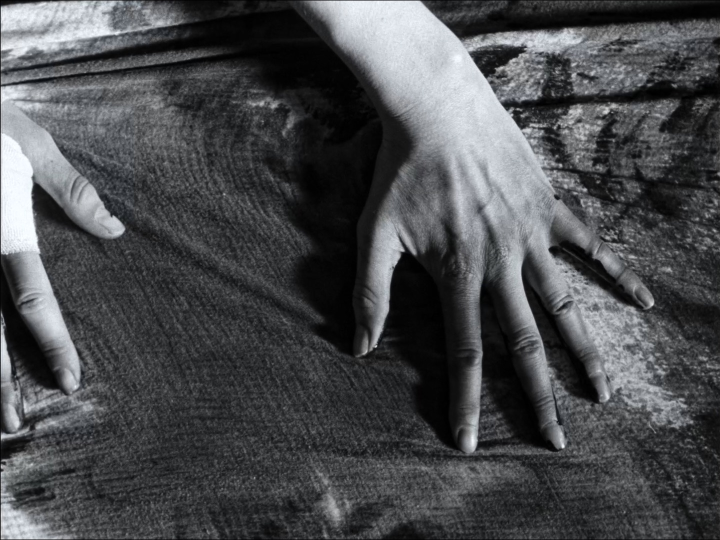 Still 6 from the Weet wat je draagt commercial (2024), shot by cinematographer Yannick Giraud